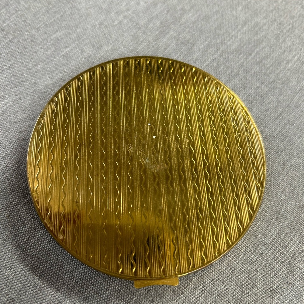 Vintage Compact by Stratton - Picture 6 of 7
